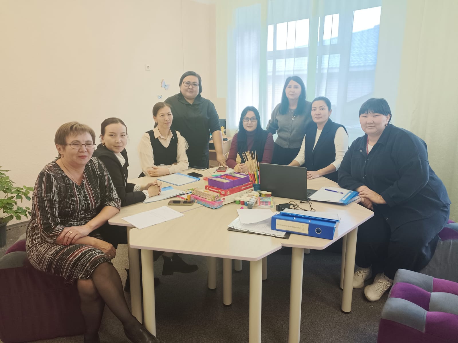 Мектебімізде "Ерекше білім беру қажеттілігі бар білім алушылар және оларға қолдау көрсету" тақырыбында сынып жетекшілерімен кезекті жиналыс өтті.