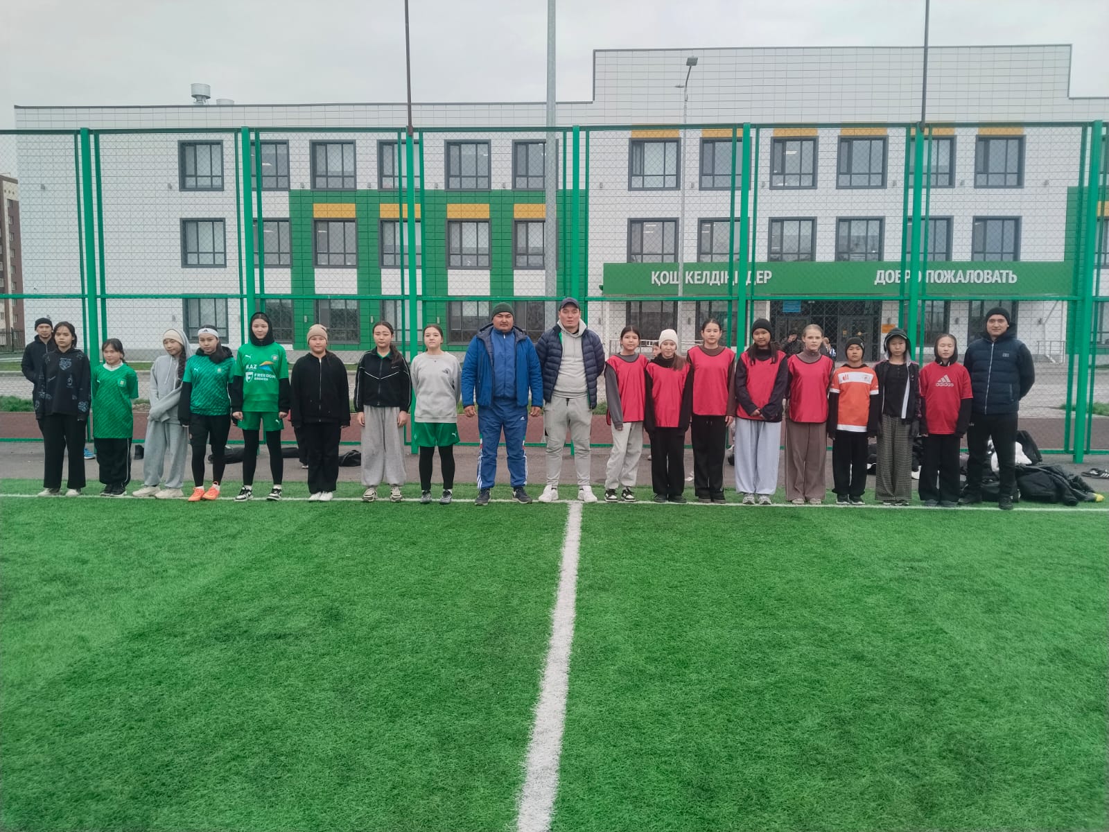 7—8 сынып арасындағы қыздар футболынан өткен ұлттық мектеп лигасының қалалық жарысында мектебіміздің қыздар командасы жүлделі 3—орын иеленді.